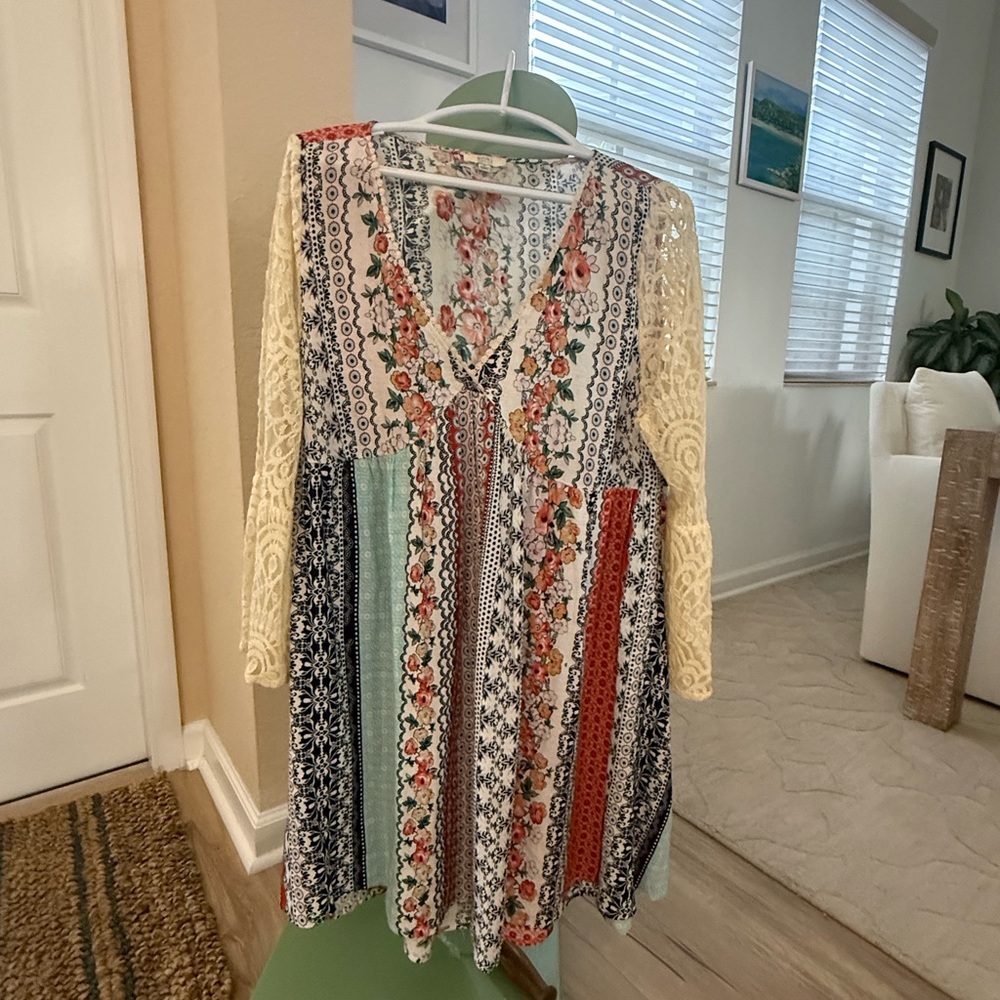 Cream Crochet-Sleeve Patchwork Tunic with Floral Stripe Panels